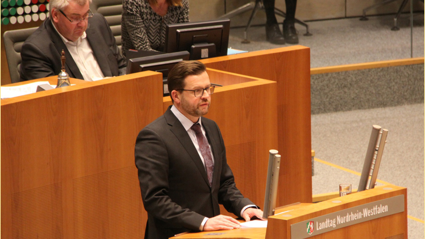 Raphael Tigges MdL im Parlament Raphael Tigges MdL im Parlament
