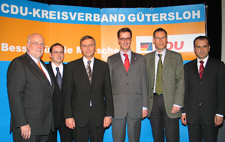 Ludger Kaup, Thomas Kufen, Wolfgang Bosbach, Hendrik Wüst, Sven-Georg Adenauer und Bülent Arslan (v.l.) Ludger Kaup, Thomas Kufen, Wolfgang Bosbach, Hendrik Wüst, Sven-Georg Adenauer und Bülent Arslan (v.l.)