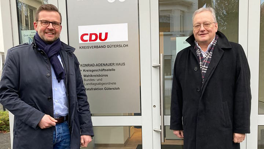 Raphael Tigges MdL und Burkhard Macinkowski, Geschäftsführer des Unternehmerverbandes für den Kreis Gütersloh e.V.