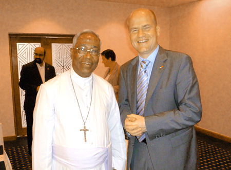 Ralph Brinkhaus mit dem Erzbischof von Bhubaneshwar (Hauptstadt des Unionsstaates Orissa), Rev. Raphael Cheenath Ralph Brinkhaus mit dem Erzbischof von Bhubaneshwar (Hauptstadt des Unionsstaates Orissa), Rev. Raphael Cheenath