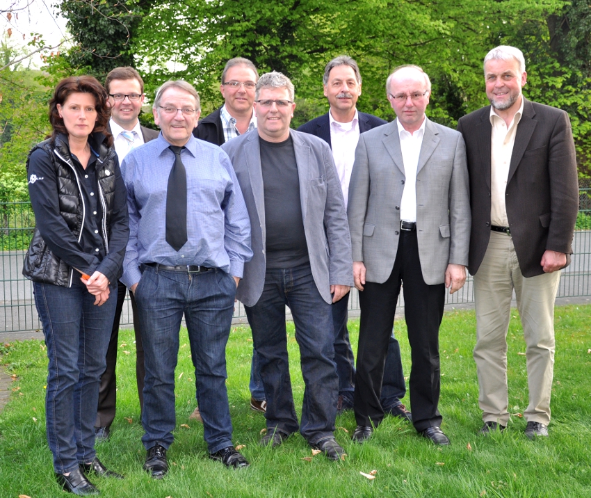 Wollen gemeinsam die Zukunft des Flughafengeländes planen (v.l.): Silva Schröder, Raphael Tigges, Heinz Bünnigmann, Karl-Heinz Diederichs, Dieter Berheide, Jürgen Lohmann, Bernhard Petermann und Heiner Kollmeyer. Wollen gemeinsam die Zukunft des Flughafengeländes planen (v.l.): Silva Schröder, Raphael Tigges, Heinz Bünnigmann, Karl-Heinz Diederichs, Dieter Berheide, Jürgen Lohmann, Bernhard Petermann und Heiner Kollmeyer.