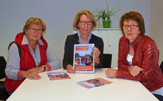 Organisieren den „Tag der CDU“ : v. l. Ursula Doppmeier MdL, Henrika Küppers (Vorsitzende der CDU Rheda-Wiedenbrück) und Elisabeth Witte (stellv. CDU-Kreisvorsitzende) Organisieren den „Tag der CDU“ : v. l. Ursula Doppmeier MdL, Henrika Küppers (Vorsitzende der CDU Rheda-Wiedenbrück) und Elisabeth Witte (stellv. CDU-Kreisvorsitzende)