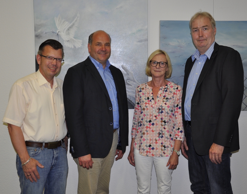 Bekamen von den KPV-Mitgliedern durch Wiederwahl das Vertrauen ausgesprochen (v.l.): Peter Woste, Hubert Erichlandwehr, Marita Fiekas und Dirk Lehmann. Bekamen von den KPV-Mitgliedern durch Wiederwahl das Vertrauen ausgesprochen (v.l.): Peter Woste, Hubert Erichlandwehr, Marita Fiekas und Dirk Lehmann.