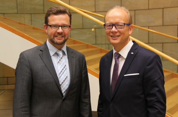 Raphael Tigges MdL und Landtagspräsident André Kuper Raphael Tigges MdL und Landtagspräsident André Kuper