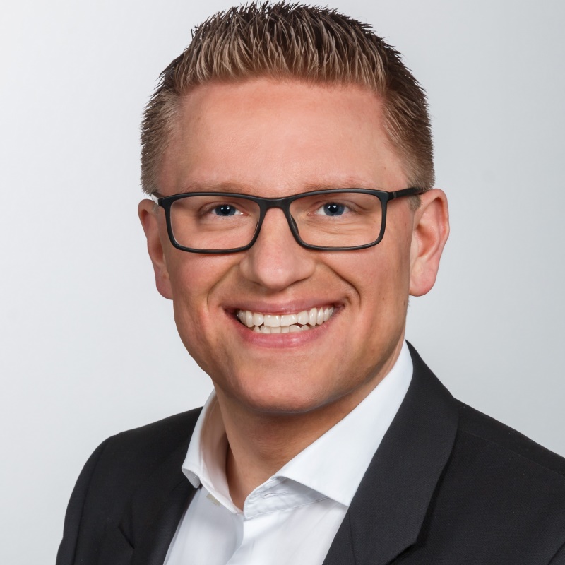  Robin Rieksneuwhner
